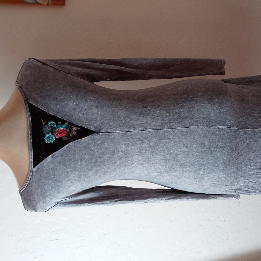 Tru Luv Long Sleeve Asymmetrical Hemline Tee Shirt View 4